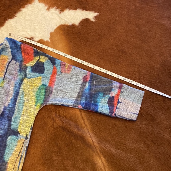 Claire Desjardins by Carre Noir Water Color 3/4 Length Sleeve Top - Picture 10 of 10